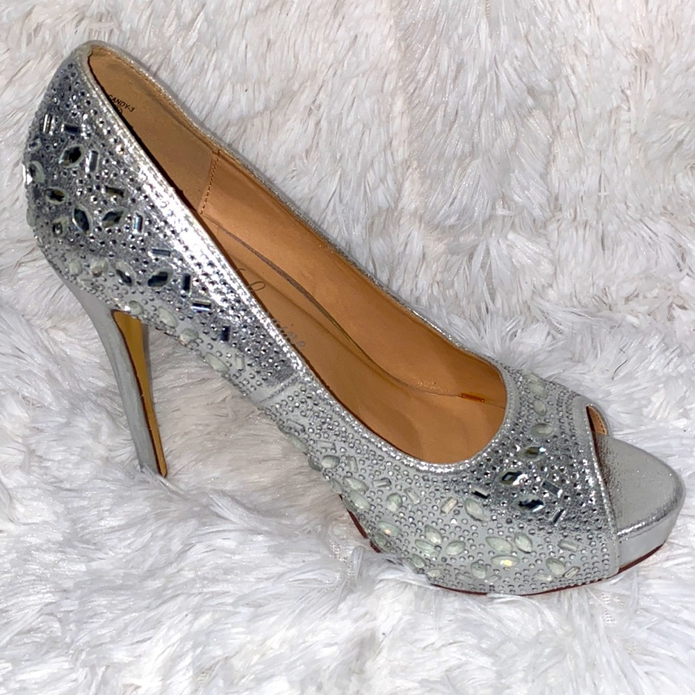 Lauren Lorraine silver embellished rhinestone open toe pumps. Size 9 1/2